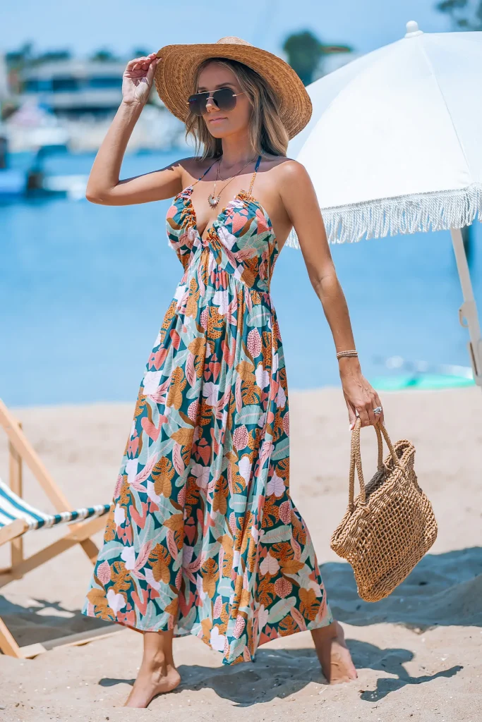 لباس ساحلی بلند برگ گرمسیری