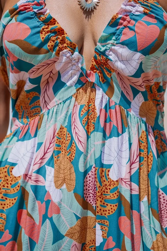 لباس ساحلی بلند برگ گرمسیری