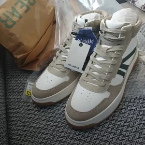 کفش مردانه کتونی پول اند بیر