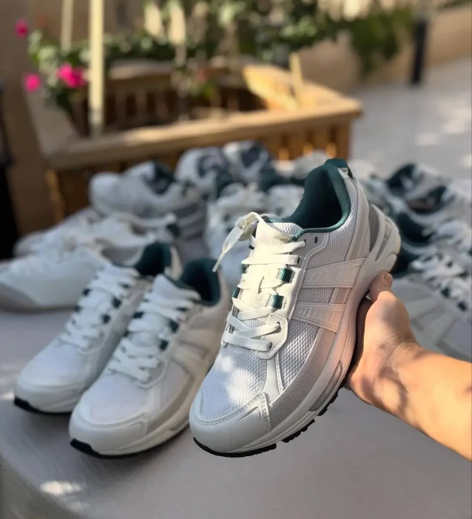 کتونی زنانه اویشو سفید