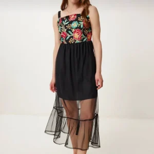 لباس مجلسی میدی گلدوزی شده