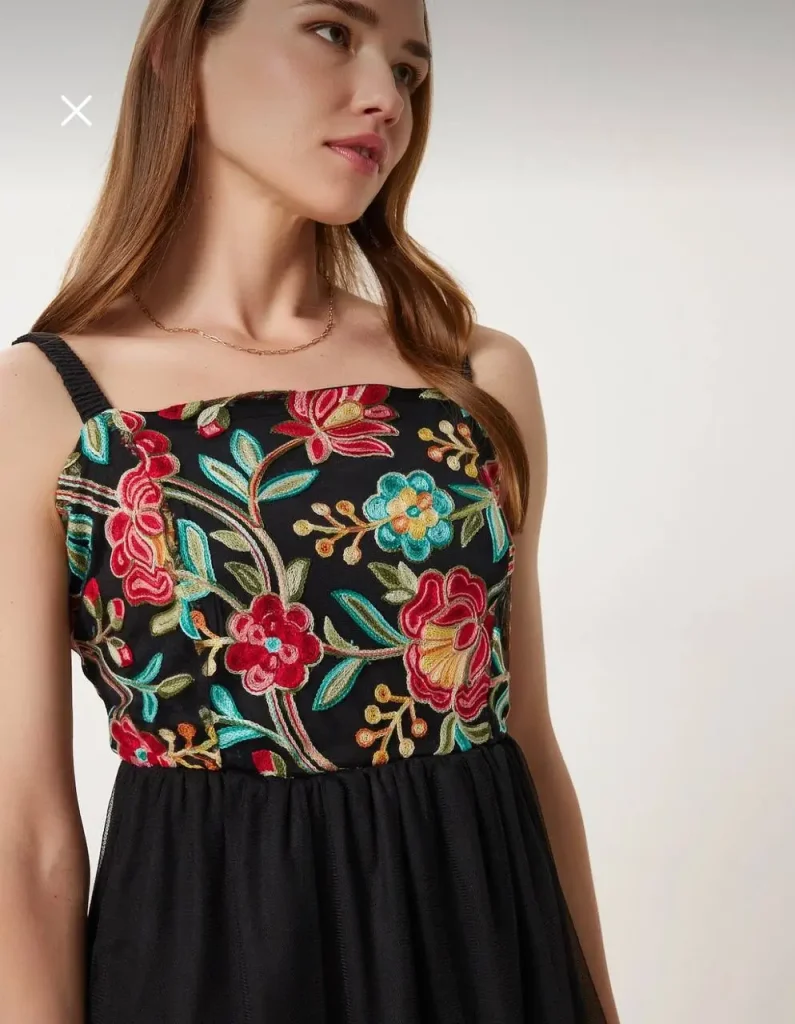 لباس مجلسی میدی گلدوزی شده