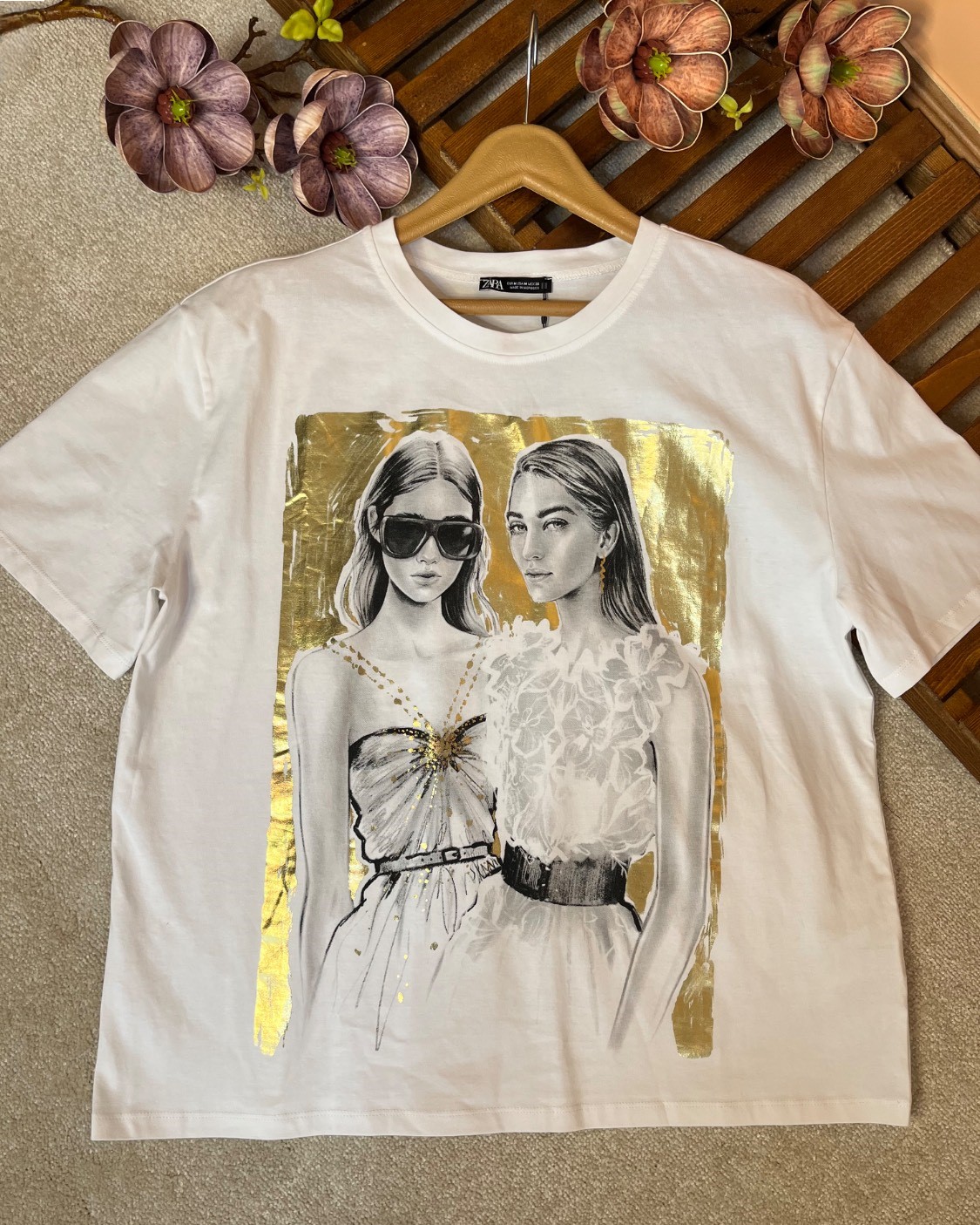 - تیشرت زنانه اور سایز زارا با طراحی هنری Zara Women’s Oversized Graphic T-Shirt - تیشرت زنانه اور سایز زارا با طراحی هنری zara women’s oversized graphic t-shirt - image 7