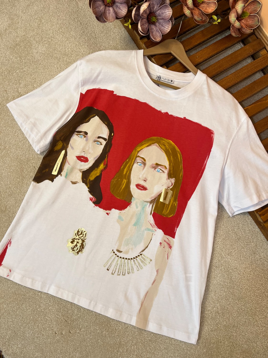 - تیشرت زنانه اور سایز زارا با طراحی هنری Zara Women’s Oversized Graphic T-Shirt - تیشرت زنانه اور سایز زارا با طراحی هنری zara women’s oversized graphic t-shirt - image 9