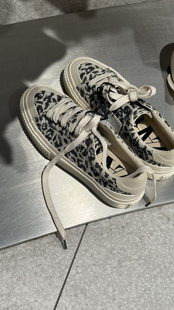 - کتونی زنانه پلنگی زارا Zara Leopard Print Sneakers - کتونی زنانه پلنگی زارا zara leopard print sneakers - image 4