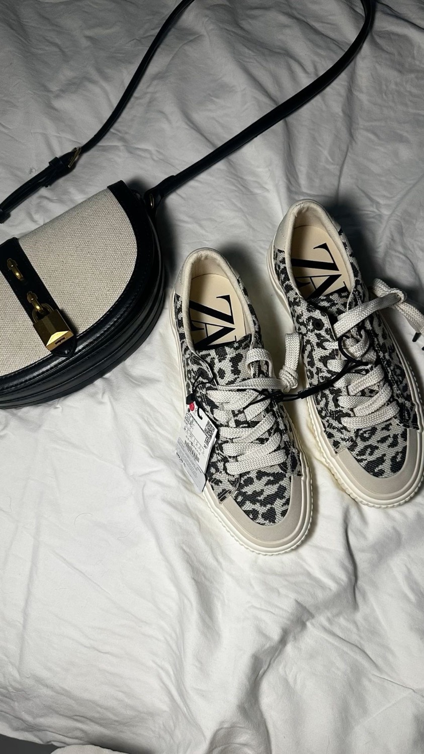 - کتونی زنانه پلنگی زارا Zara Leopard Print Sneakers - کتونی زنانه پلنگی زارا zara leopard print sneakers - image 2