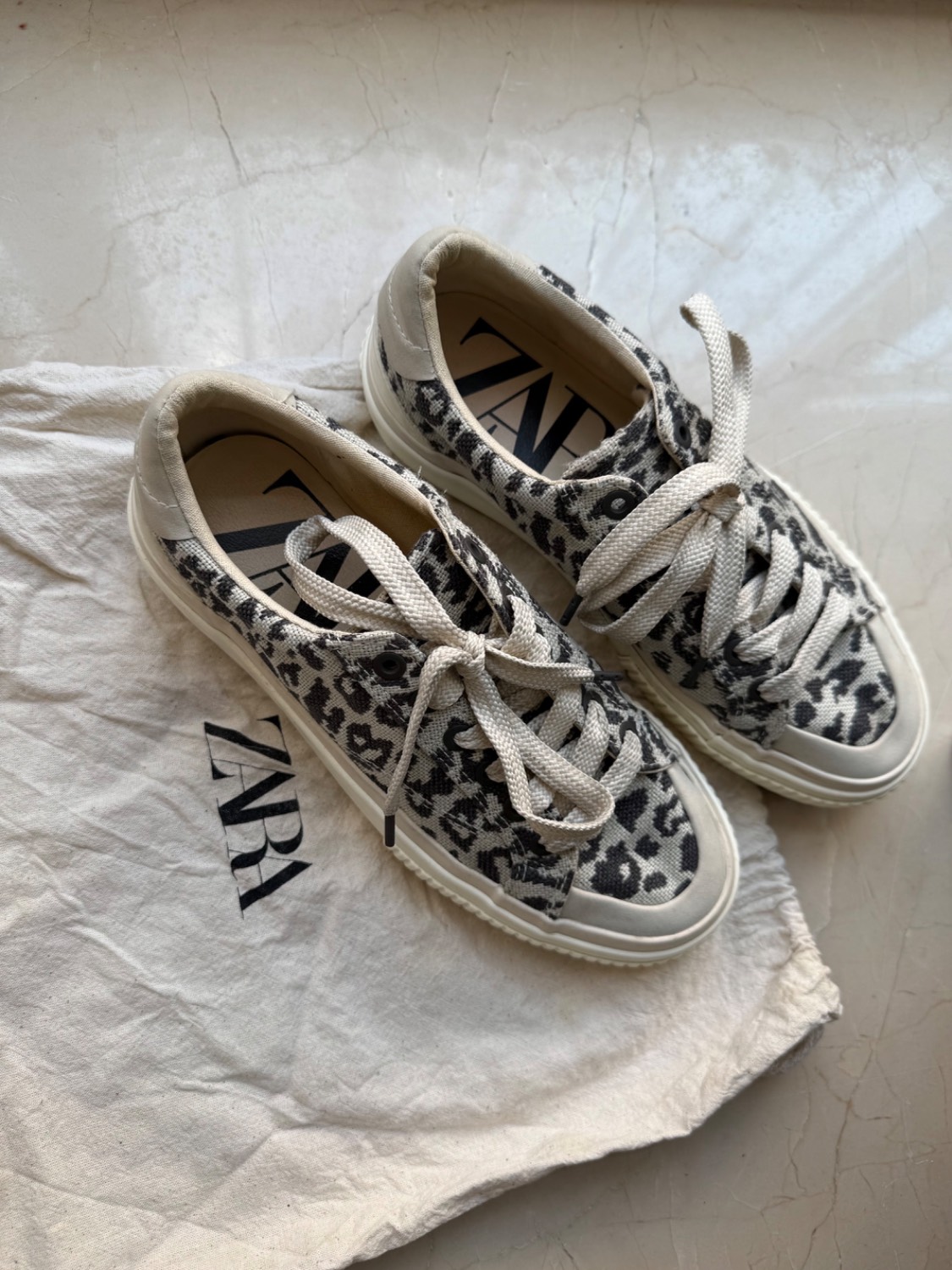 - کتونی زنانه پلنگی زارا Zara Leopard Print Sneakers - کتونی زنانه پلنگی زارا