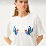 - تیشرت نگیندار پرنده برند هپینس | Happiness İstanbul Women’s T-Shirt Bird - تیشرت نگیندار پرنده برند هپینس