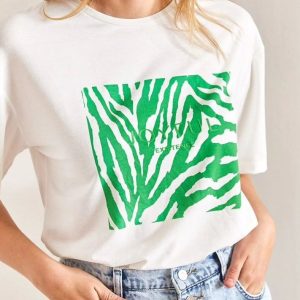 - تیشرت زنانه طرح زبرا سبز هپینس Happiness İstanbul - تیشرت زنانه طرح زبرا سبز هپینس