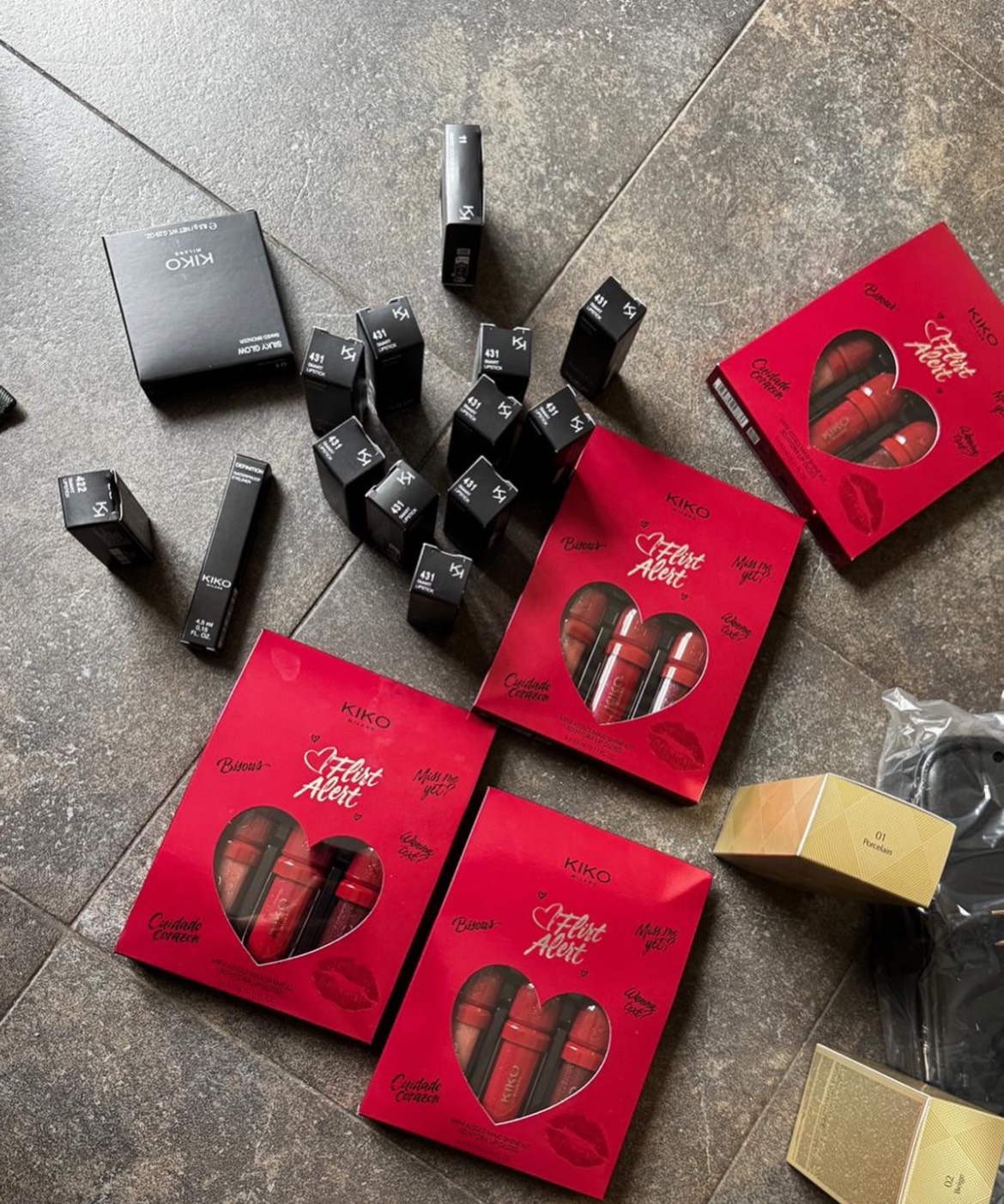 - پک سهعددی لیپ گلاس لوکس کیکو میلانو Kiko Milano Flirt Alert - پک سهعددی لیپ گلاس لوکس کیکو میلانو kiko milano flirt alert - image 2